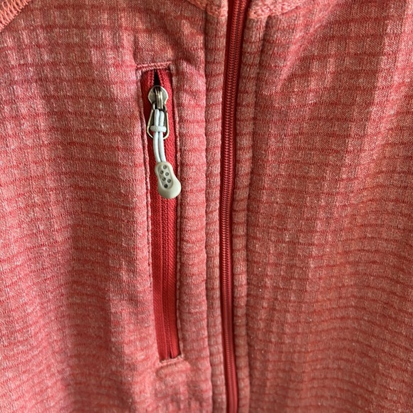 Patagonia 1/2 zip top, large - Picture 3 of 8